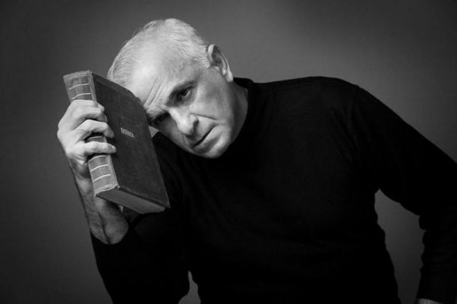 "Nazir Fuad Poladovun səhhəti ilə özü maraqlanır" -&nbsp;teatrdan açıqlama