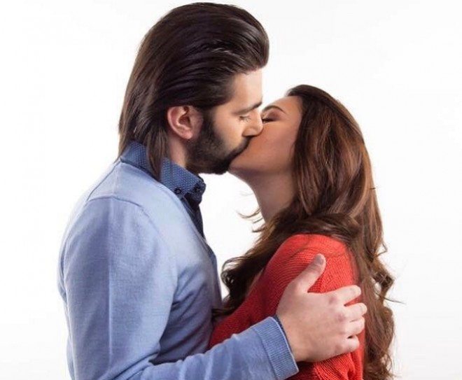 Oksana və Elşad öpüşdülər - foto