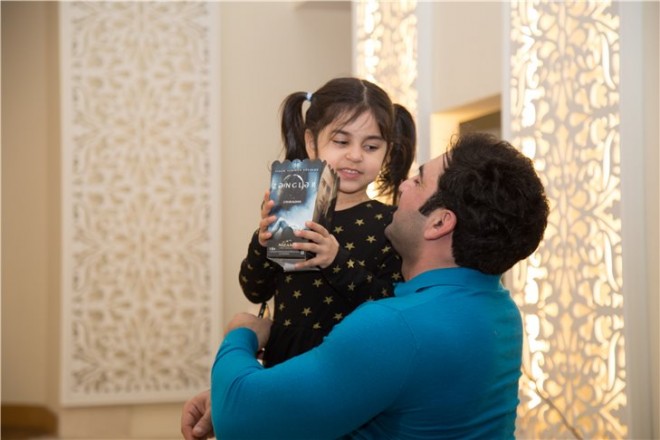 Kamil Zeynallı: “Köpək qızı, sevirəm də səni”