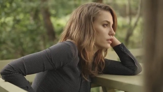 Serenay Sarıkaya üsyan etdi