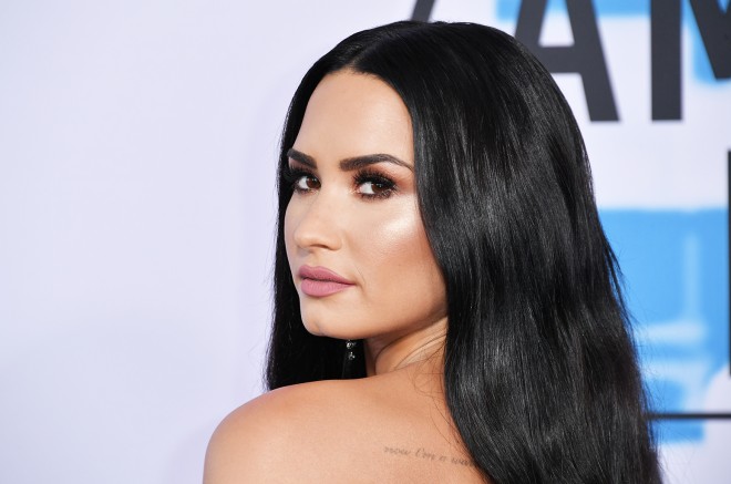 Demi Lovatodan yeni klip - video