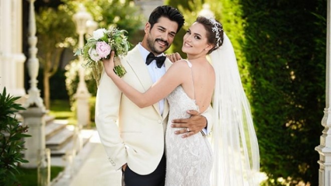 Burak Özçivitlə həyat yoldaşının arası dəyib