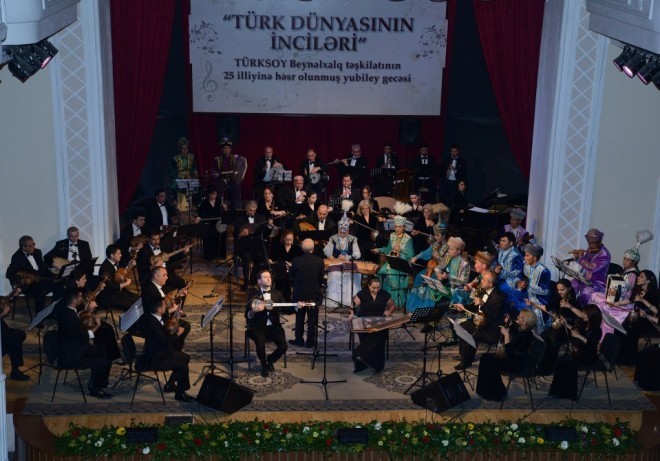 Türk dünyasının inciləri Bakı səhnəsində - foto