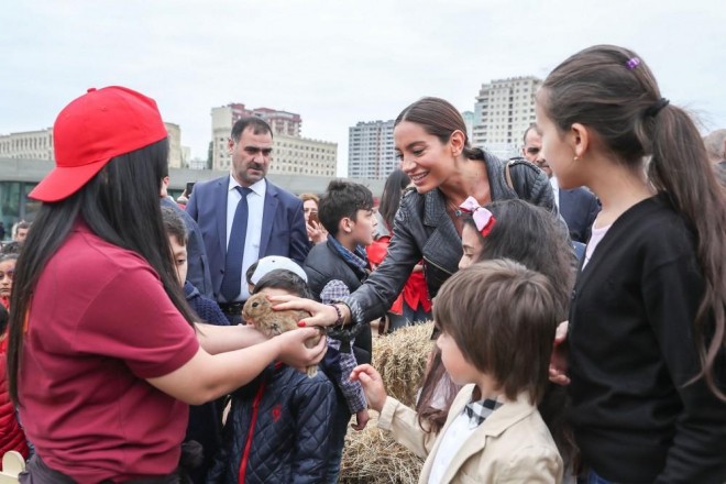 Arzu Əliyeva Uşaq Festivalında - foto