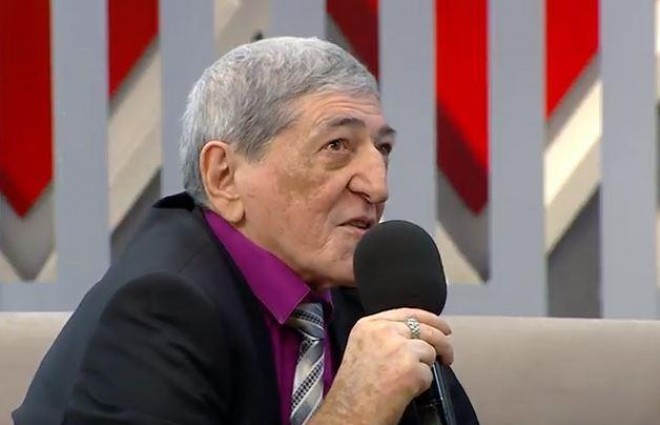 Rəmiş müğənniləri saxta evliliyə görə ittiham etdi - video