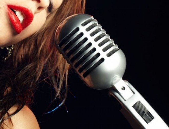 Müğənni məhkəmə zalından azadlığa buraxıldı