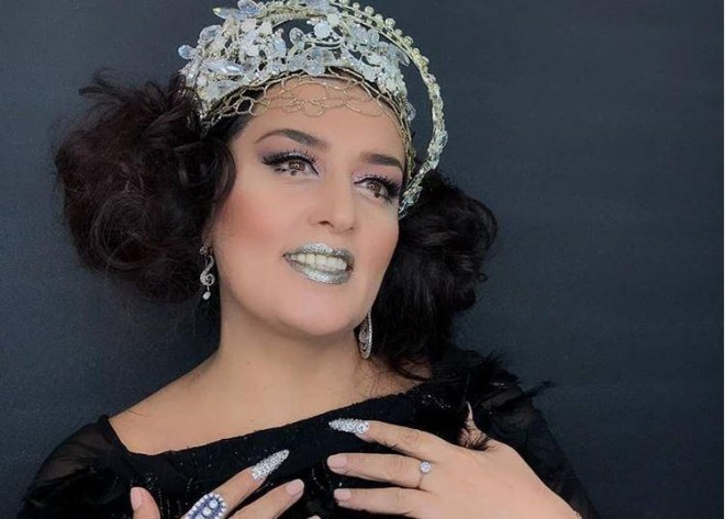 Əməkdar artist yenə onun bostanına "daş" atdı