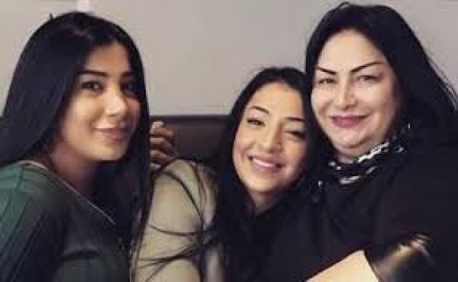 Əməkdar artistin nəvəsi və qızı - foto