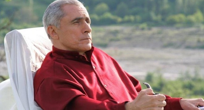 Alim Qasımovun səs tellərində problem yaranıb