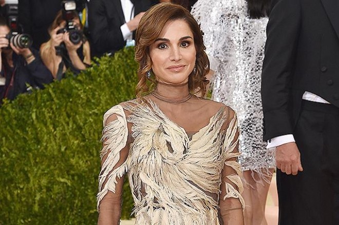 İordaniya kraliçası tənqidlərdən əsəbləşdi - foto