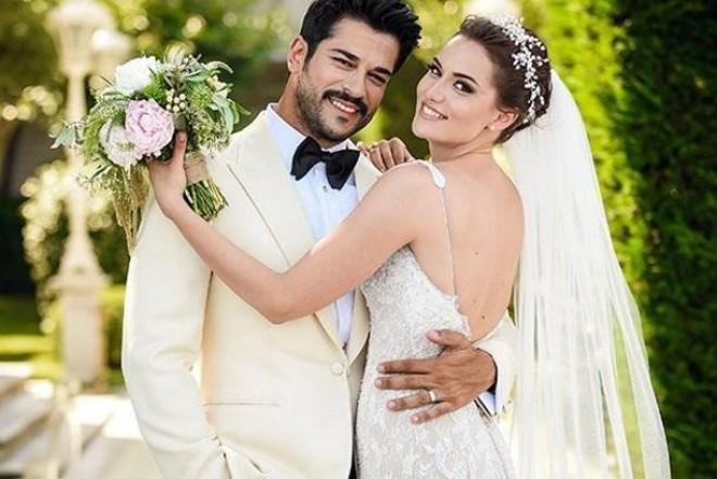 Aktyora xanımı qol saatı aldı
