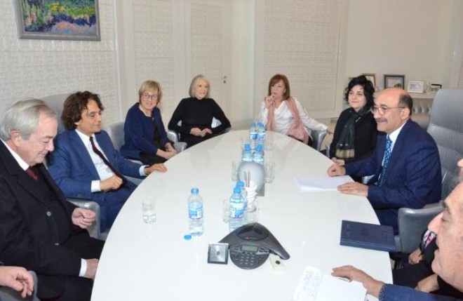 Nazir italiyalı aktyorla Bakıda görüşdü - foto