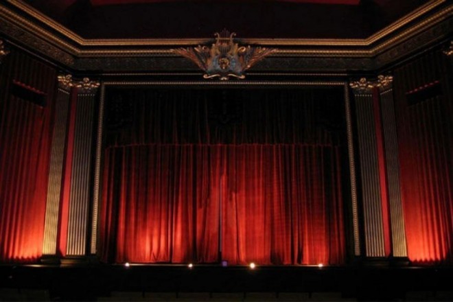 Prezident teatra&nbsp;2 milyon manat ayrdı