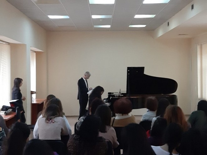 İtaliyalı pianoçu Bakıda ustad dərsi keçdi