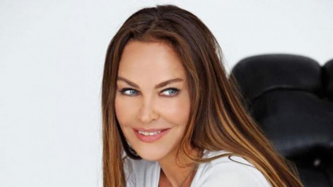 Hülya Avşarın şəkli təəccüb yaratdı