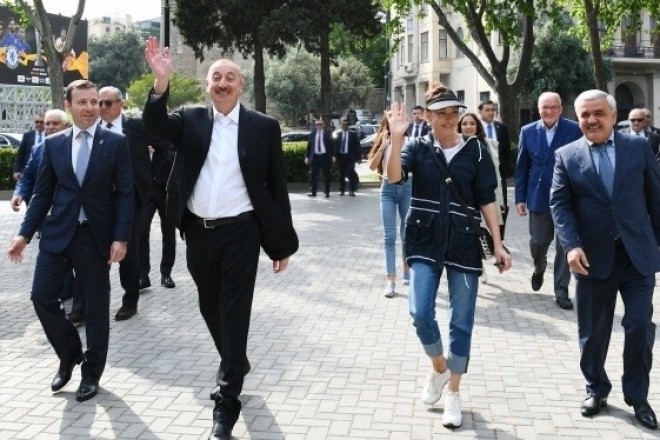 Prezident ailə üzvləri ilə Dənizkənarı Milli Parkda - foto