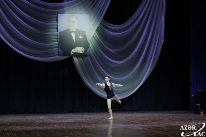 Teatrda ulu öndərə konsert həs olundu - foto
