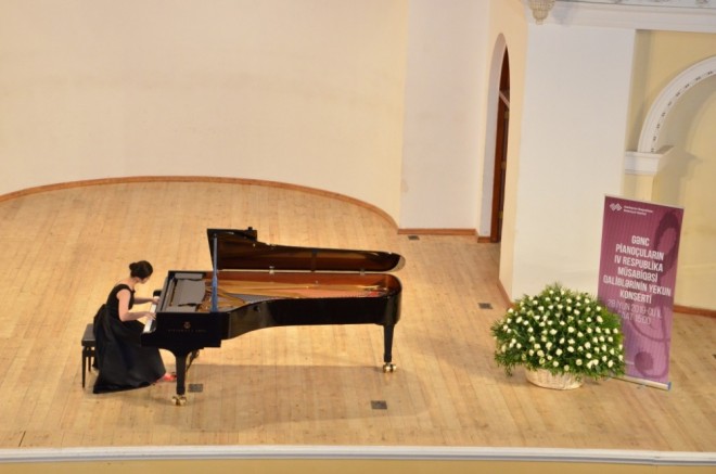 Gənc pianoçuların qalibləri yekun konsert verdilər - foto