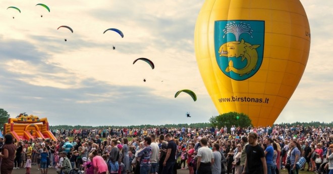 “Aypara” qrupu Litvada çıxış etdi