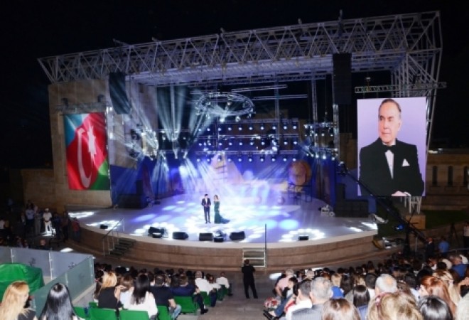 “Yaşıl Teatr”da bayram konserti - foto