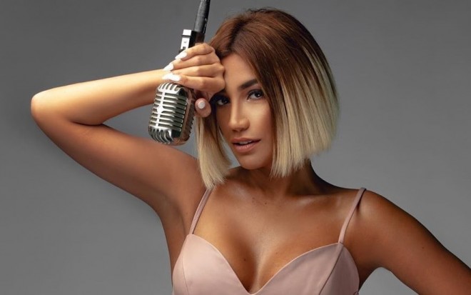 Röya İnstaqramını tərk etdi