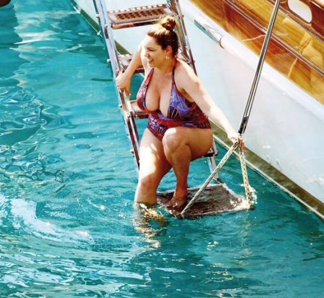 Model yaxta gəzintisinə çıxdı - foto
