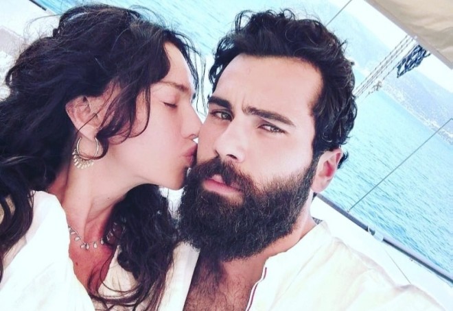 Aktrisa ilk dəfə sevgilisi ilə göründü