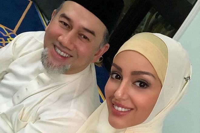 Model Malayziyanın keçmiş kralını məhkəməyə verdi