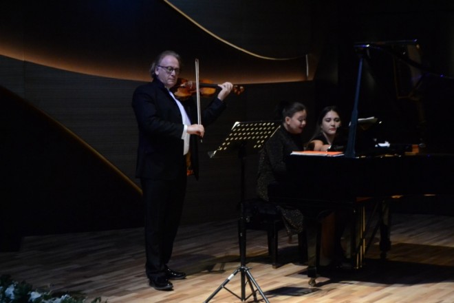 Bakıda Maykl Qutman və Olqa Domnina konsert verdilər