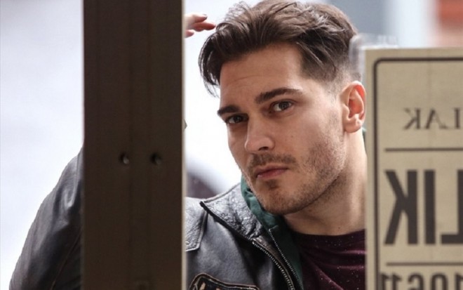 Aktyor rejisorluq sevdasına düşdü