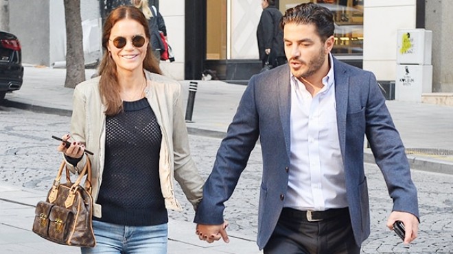 &nbsp;Ebru Hollivud ulduzlarına qonşu oldu