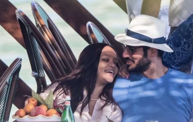 Rihanna milyarder sevgilisindən ayrıldı