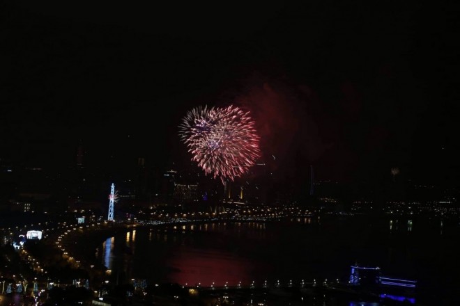 Bakı 2020-ci ili atəşfəşanlıqla qarşıladı