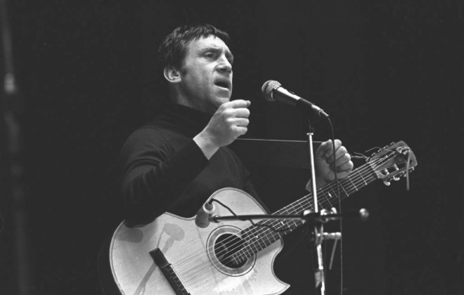 “Cənnət almaları” mahnısının ilkin versiyası tapıldı