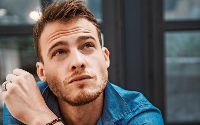 Aktyor hamamda ağlayır