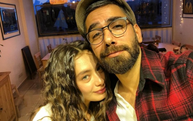 Aktrisa meneceri ilə yollarını ayırdı