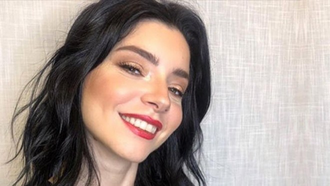 Aktrisa qaraşın kişiləri sevir