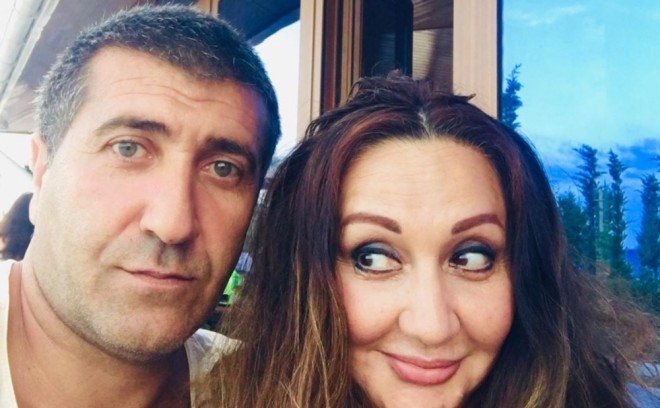 Xalq artisti yaşca kiçik sevgilisini göstərdi - foto