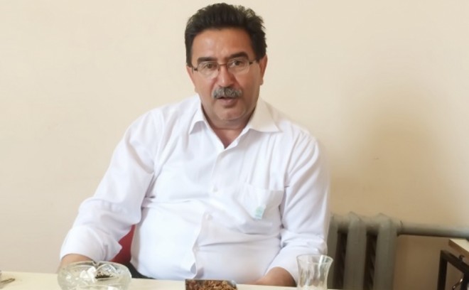 Əməkdar artist oğlunu cəbhəyə yola saldı