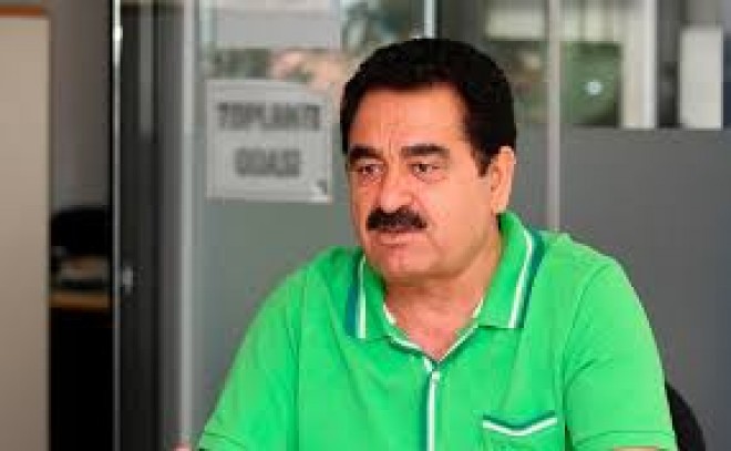 İbrahim Tatlısəs dostlarından şikayətləndi