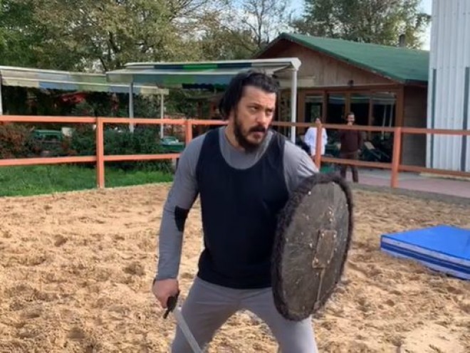 Zabit Səmədov serialda məşqlərə başladı