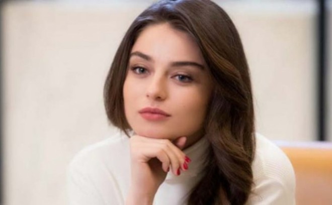 Aktrisa plastik əməliyyat etdirməyib