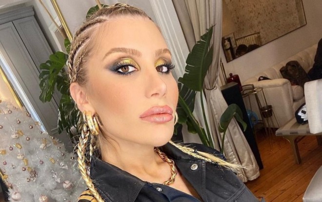 &nbsp;İrem Derici oğurluq etmək istəyir