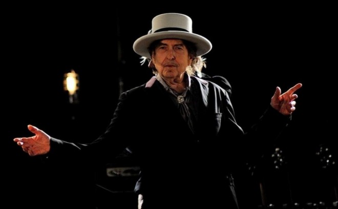 Bob Dilana məxsus sənədlər hərraca çıxarıldı