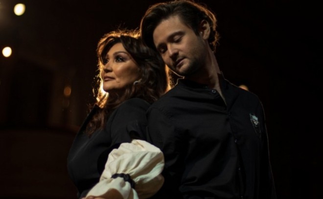 Xalq artisti "Eurovision 2011" qalibi ilə duet oxudu - video