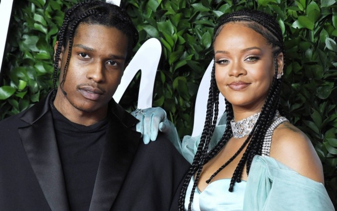 Rihanna sevgilisini evinə apardı - foto