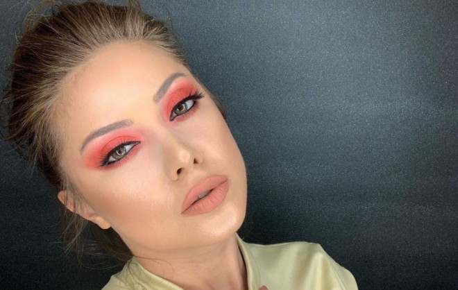 "Təkcə müğənniliklə dolanıram..." 