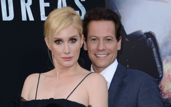 Məşhur cütlük 14 il sonra boşanır