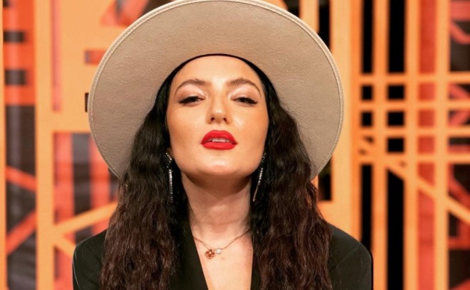 Dilarə şəhərdən köçdü