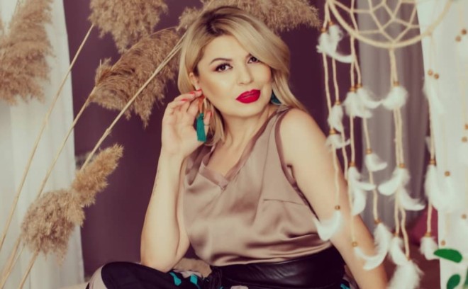 "İldə iki dəfə küsüb gedirəm..."